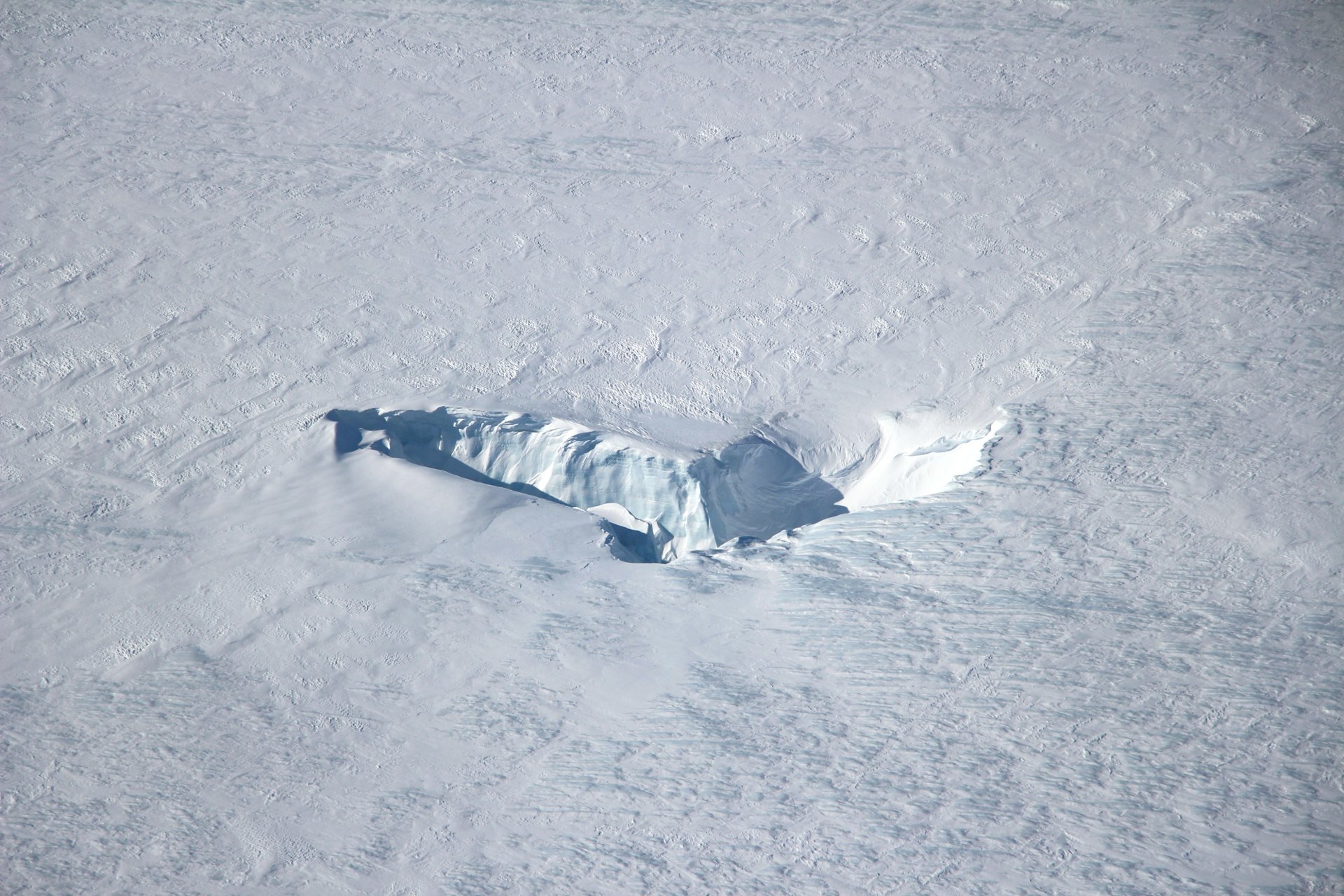 Calotta glaciale della Groenlandia nord-orientale vista da un volo dell'operazione IceBridge della NASA