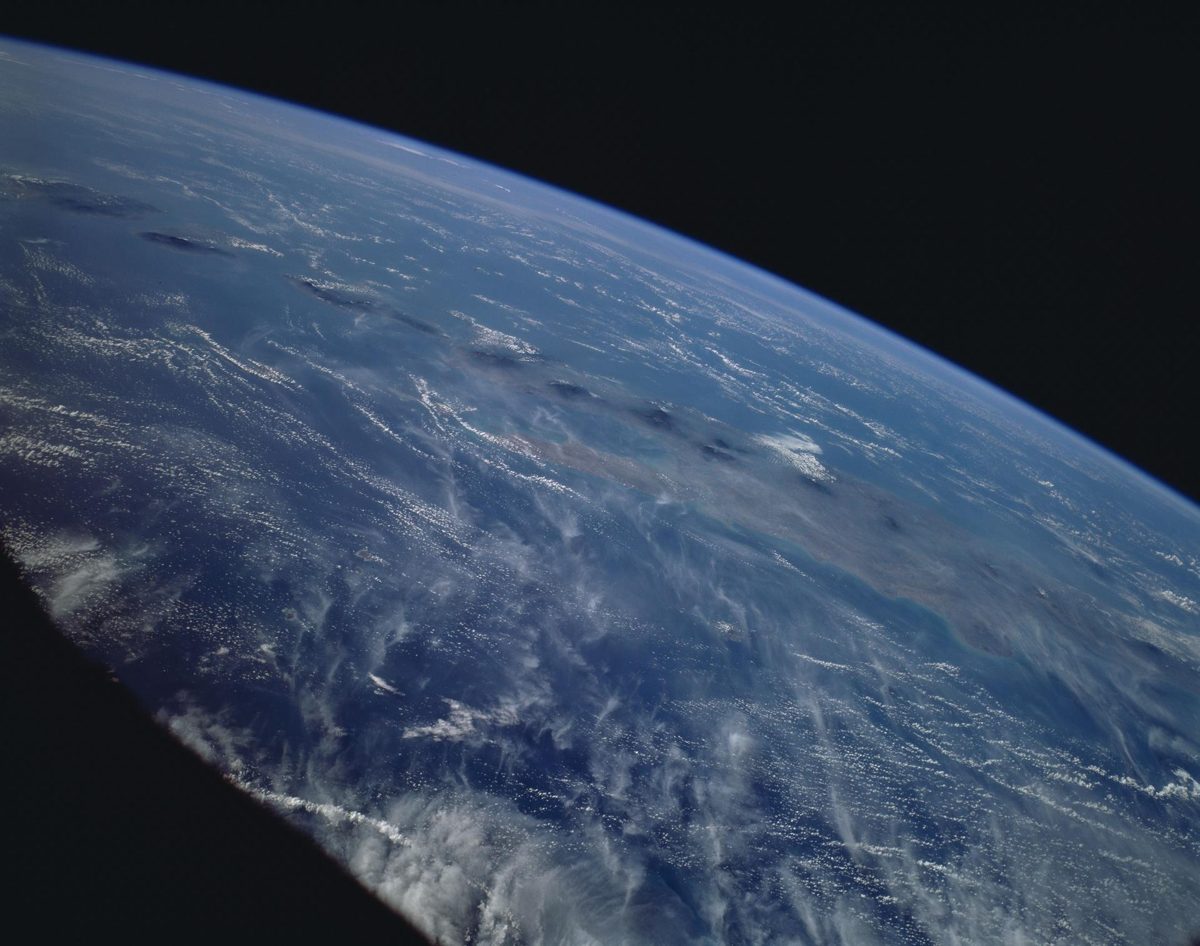 Îles et côtes indonésiennes vues depuis la navette spatiale
